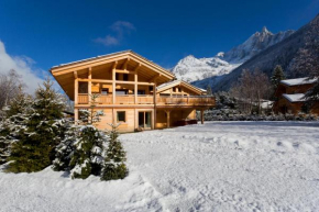Гостиница Chalet Isabelle Mountain lodge 5 star 5 bedroom en suite sauna jacuzzi  Шамони